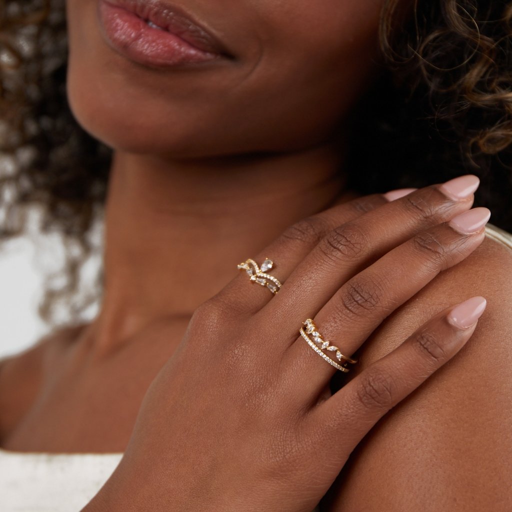 オーラ - エレガントなクリスタルリング